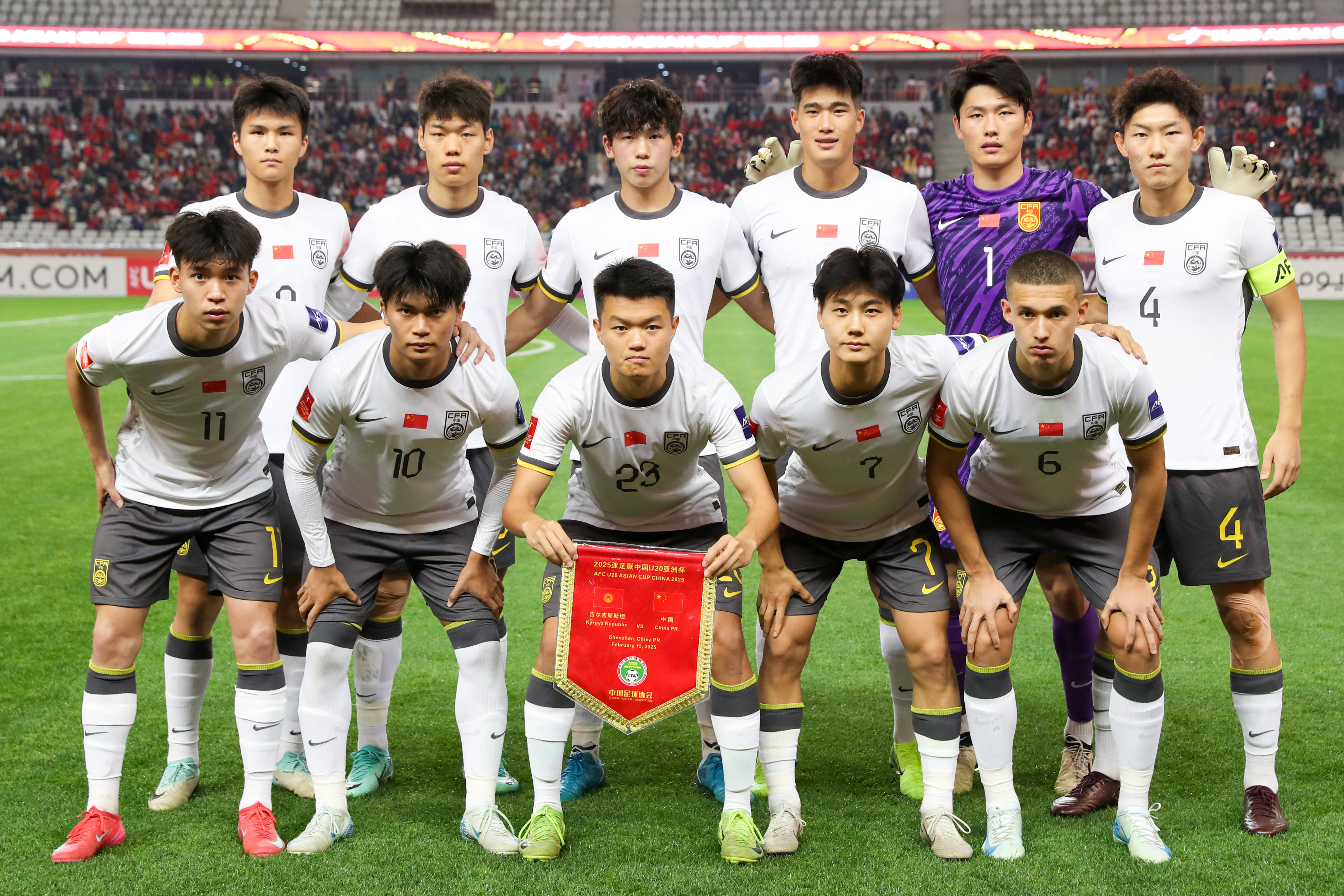 国际女子足球赛中，中国队再次获得好成绩